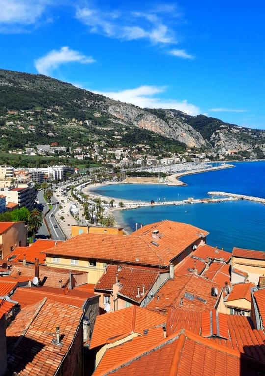 MENTON, centre historique, vue mer - 2