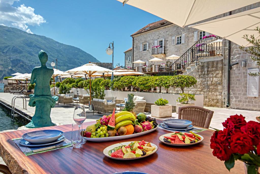 Hotel Splendido — Restaurant & bars in Kotor, Kotor Municipality