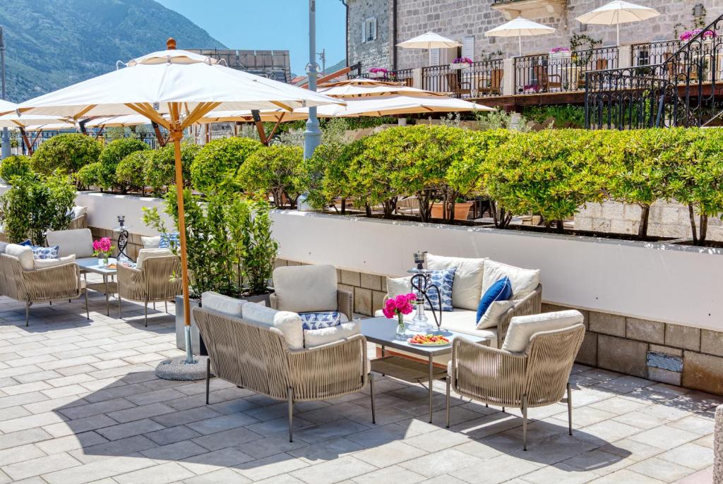 Hotel Splendido — Restaurant & bars in Kotor, Kotor Municipality