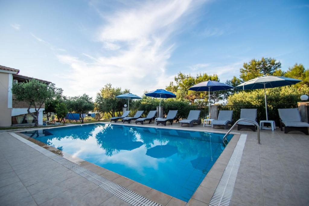 Aeolos Zante Villas with Heated Pool — Hotel in Zakynthos Island