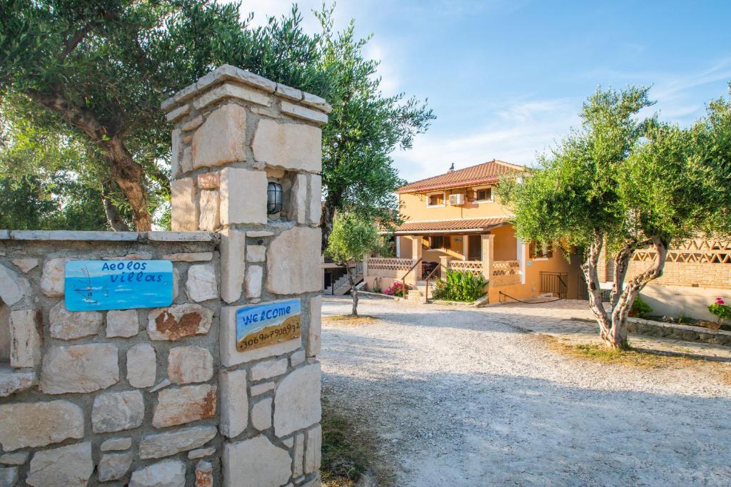 Aeolos Zante Villas with Heated Pool — Hotel building in Vasilikos, Ionian Islands