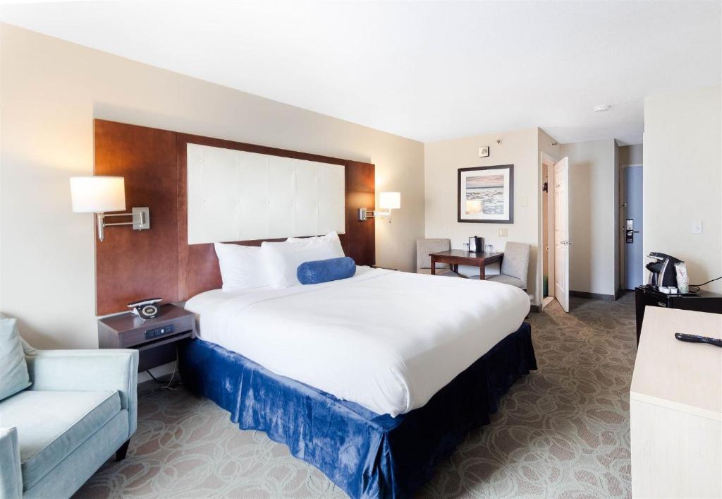 Aqua Blue Hotel photo