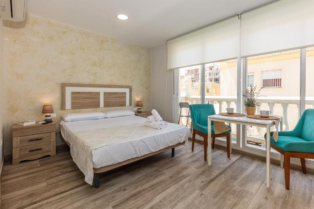Apartamentos Lola Beach - 3