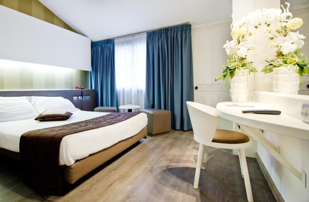 Green Hotel photo