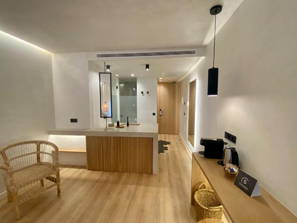S´Estancia Suites — Hotel rooms in Es Mercadal, Balearic Islands