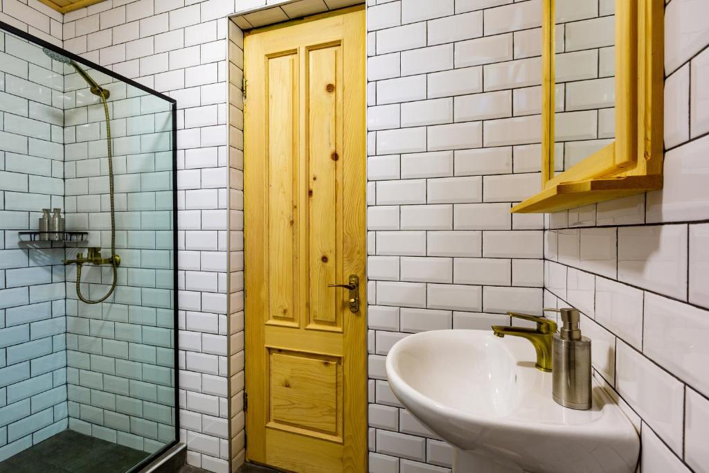 Chiora Inn photo