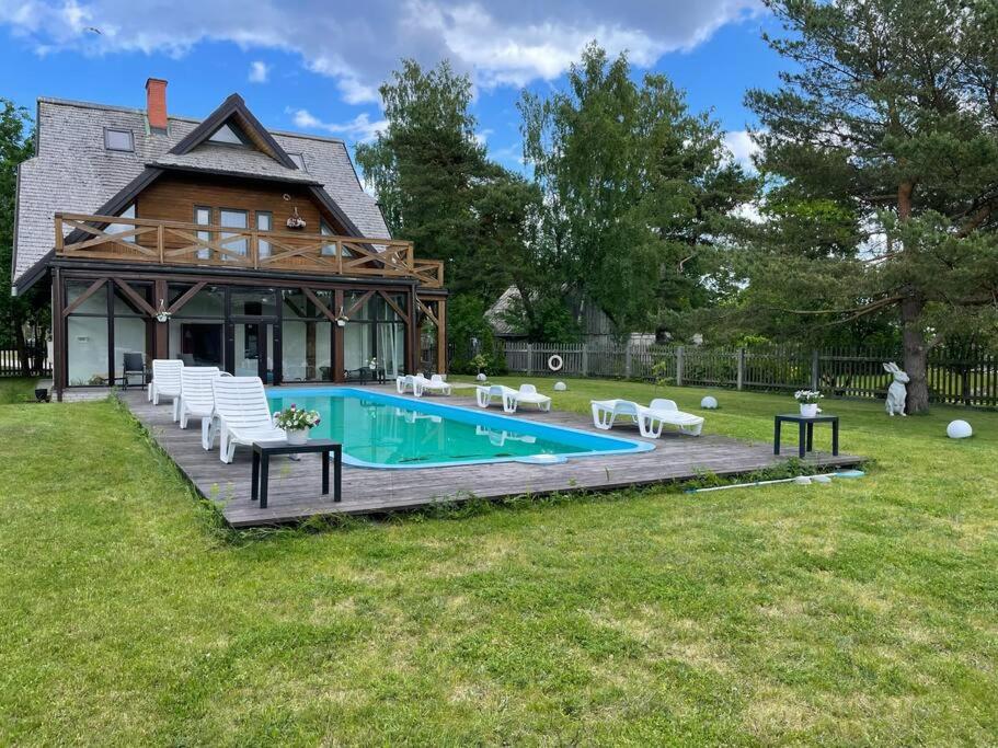 Lovely Niedru SPA apartments with pool