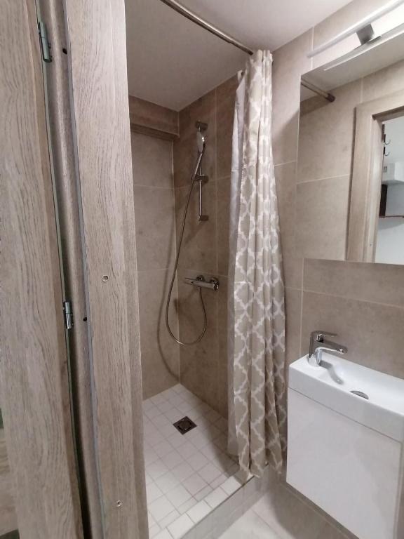 K8-5 Apartments photo