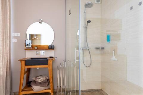 Studio chic avec salon et terrasse privee photo