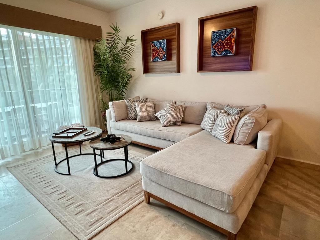 Beachfront 2 bedroom Condo in Playa Royale Resort, Nuevo Vallarta - 5