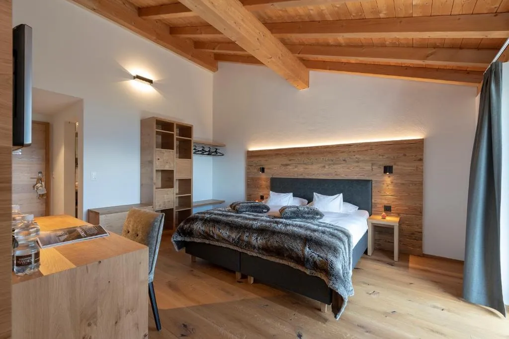 Berghotel Tgantieni, hotel v destinaci Lenzerheide