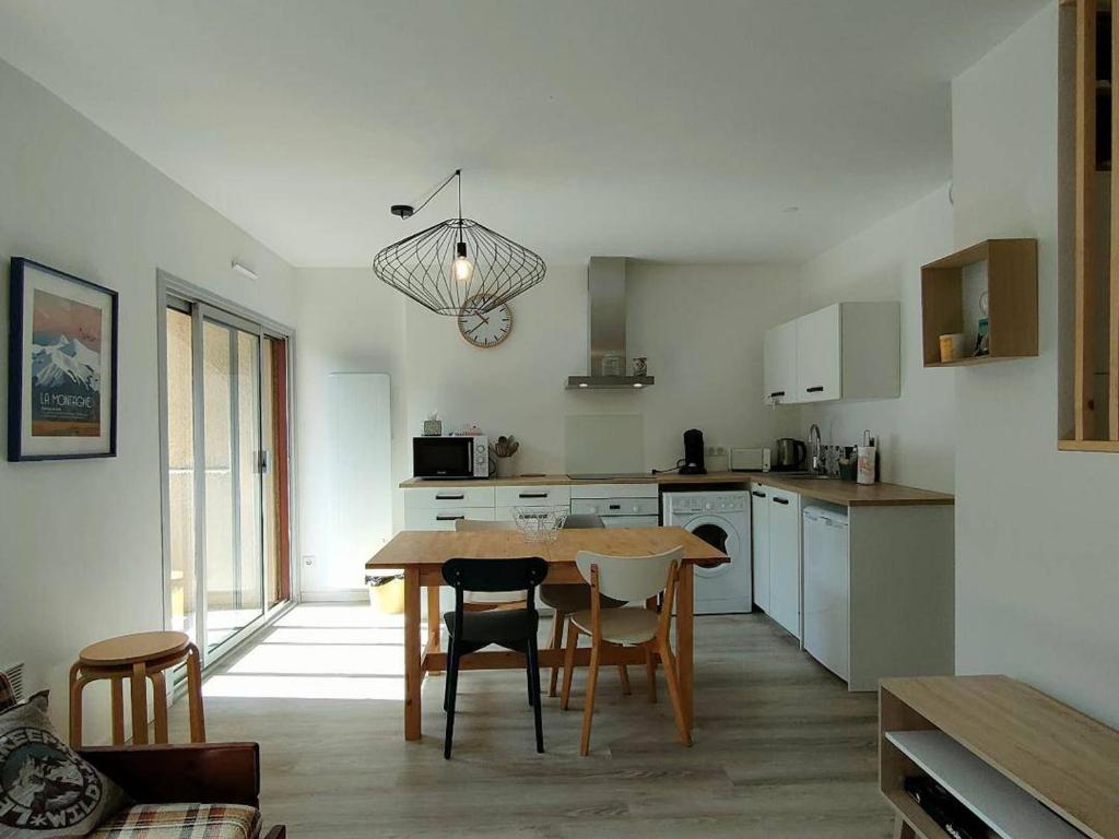 Appartement T1bis à Cauterets avec parking pour 4 personnes - FR-1-234-242 - 3