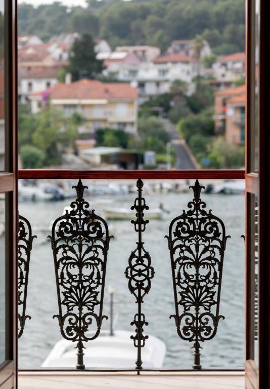 Ancora Faros photo