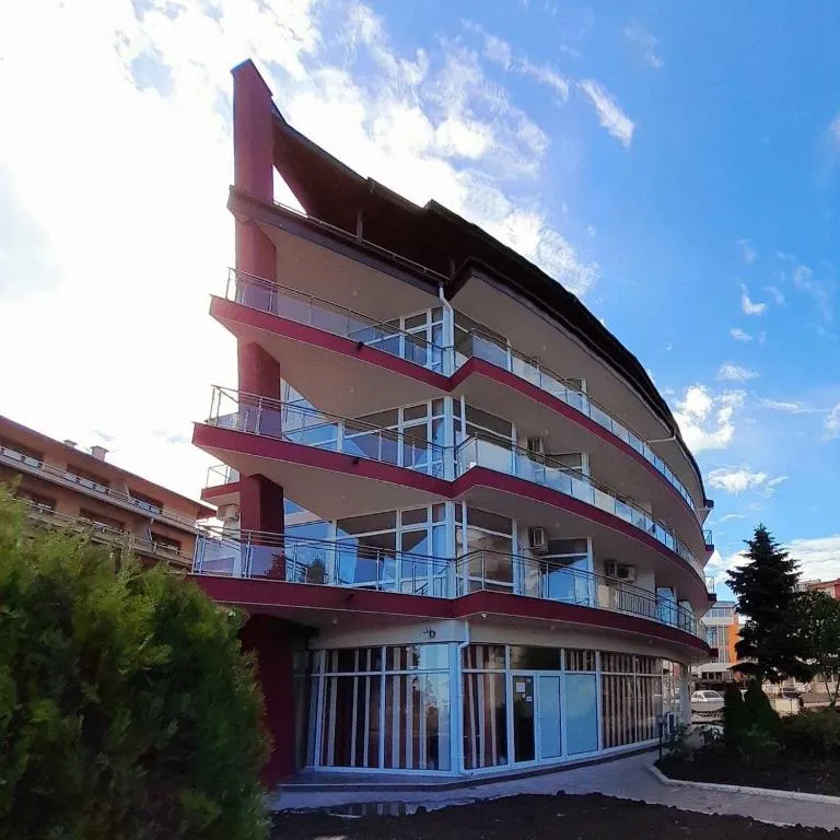 Аурелия Бей, Hotel in Rawda