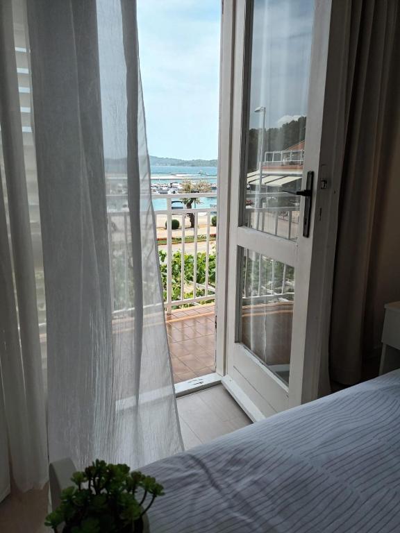 Apartment & Rooms Riva photo