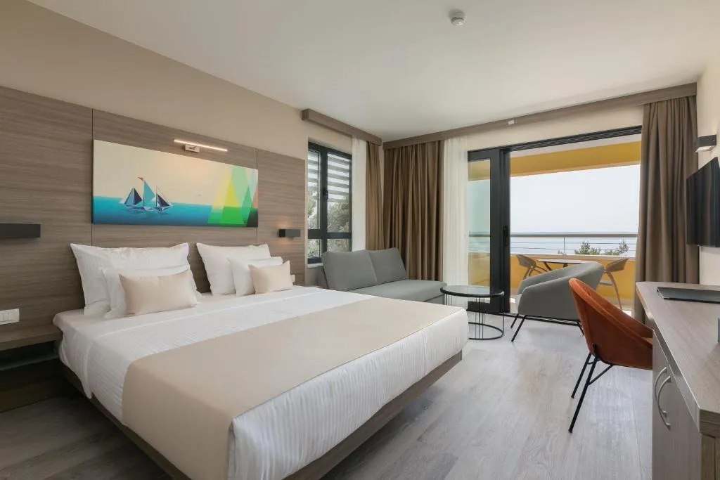 Hotel Antonio，位于马卡尔斯卡的酒店