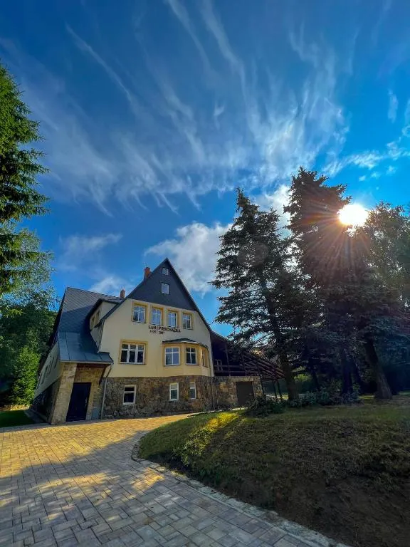 Resort LUFT Sněžník，位于Sněžnik的酒店