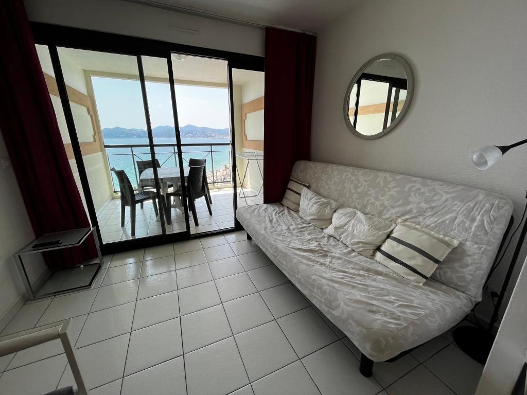 Cannes - view Cap Esterel - 3
