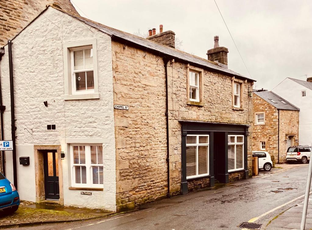 Folly View - Settle, Settle