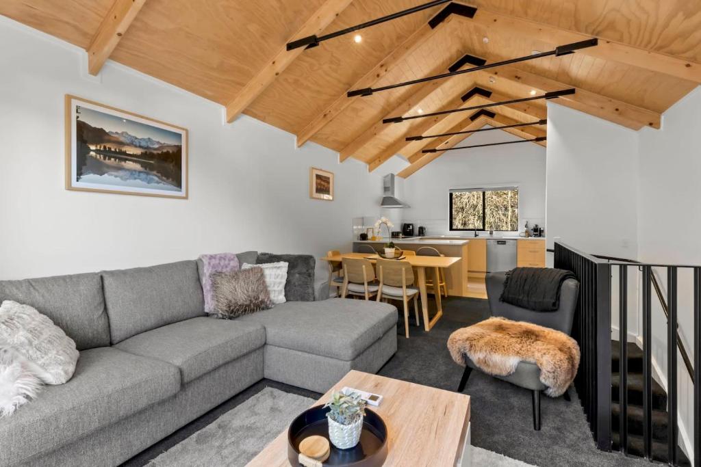 Alex Apartment 18a - with shared gym and walk to town, Queenstown