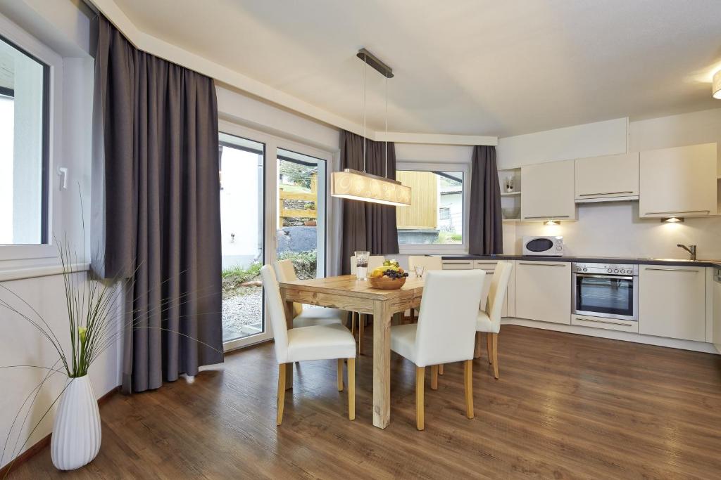 Alpendiamond Ski in & Bike Out apartments Top 200, 400 & penthouse 600 - 4