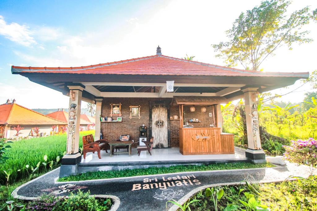 Sri Lestari Banyuatis photo