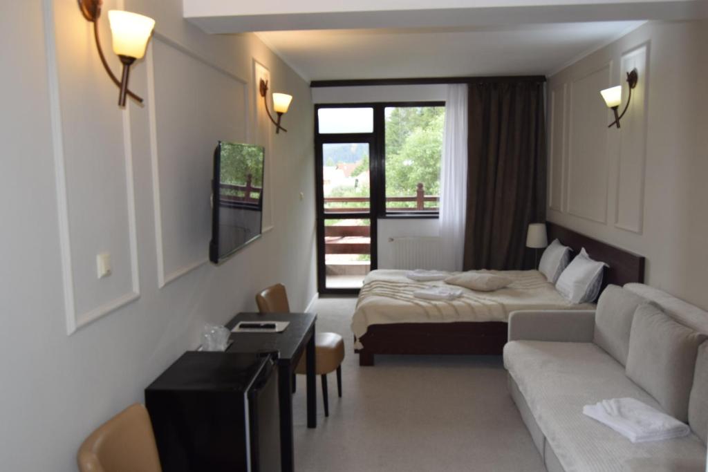 Pensiunea Clasic — Hotel in Busteni