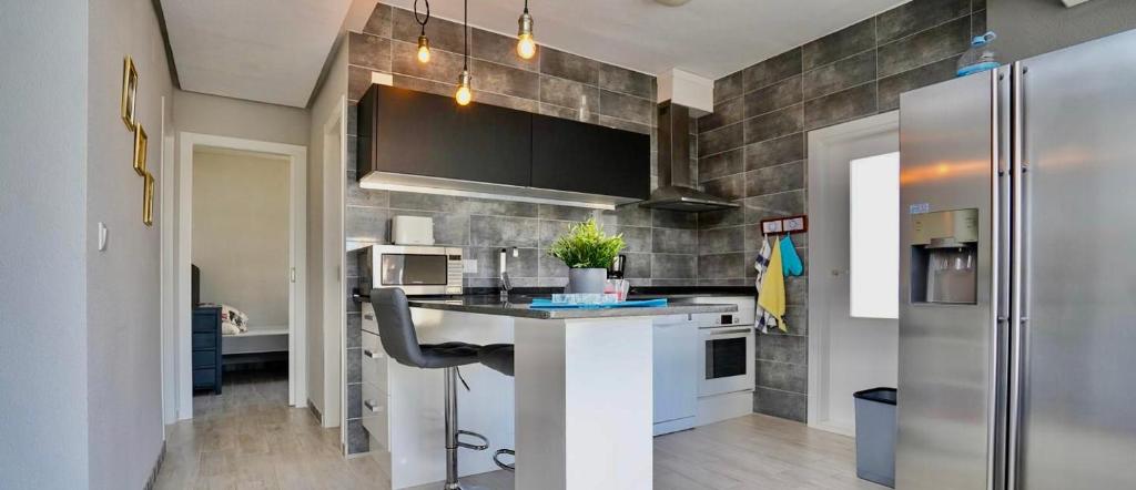 Three bedroom top apartment by the beach - 3