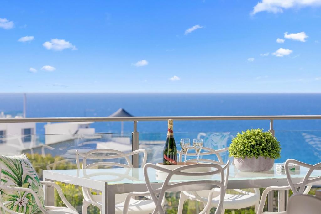3 Alpha on Elanda Stunning Ocean View Apartment, Sunshine Beach