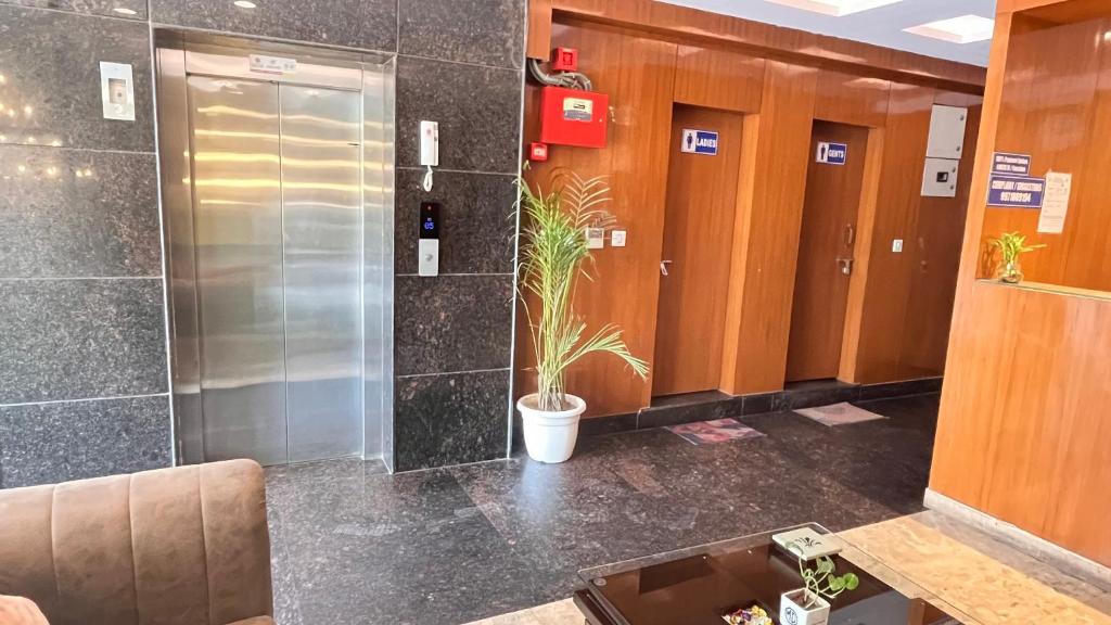 Hotel Mithila Residency Noida - Couple Friendly Local IDs Accepted photo