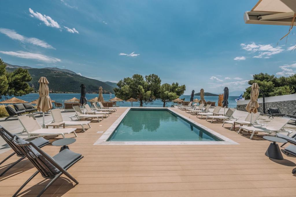 Trizonia Bay Hotel photo