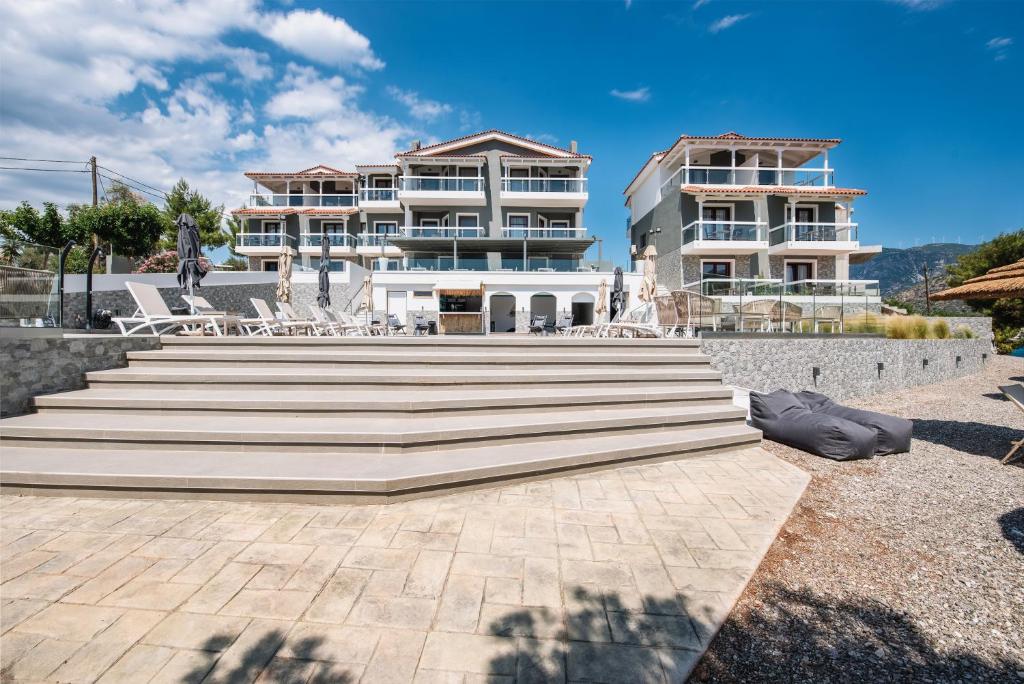 Trizonia Bay Hotel — Hotel in Nea Trizonia