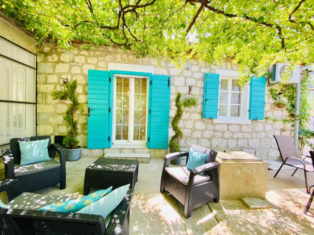 A 100 Years Old Rustic Mediterranean stone house with large terrace - 1