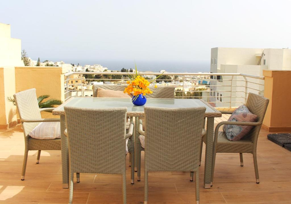 Beautiful 2 Floor Penthouse With Fabulous Views, Is-Swieqi
