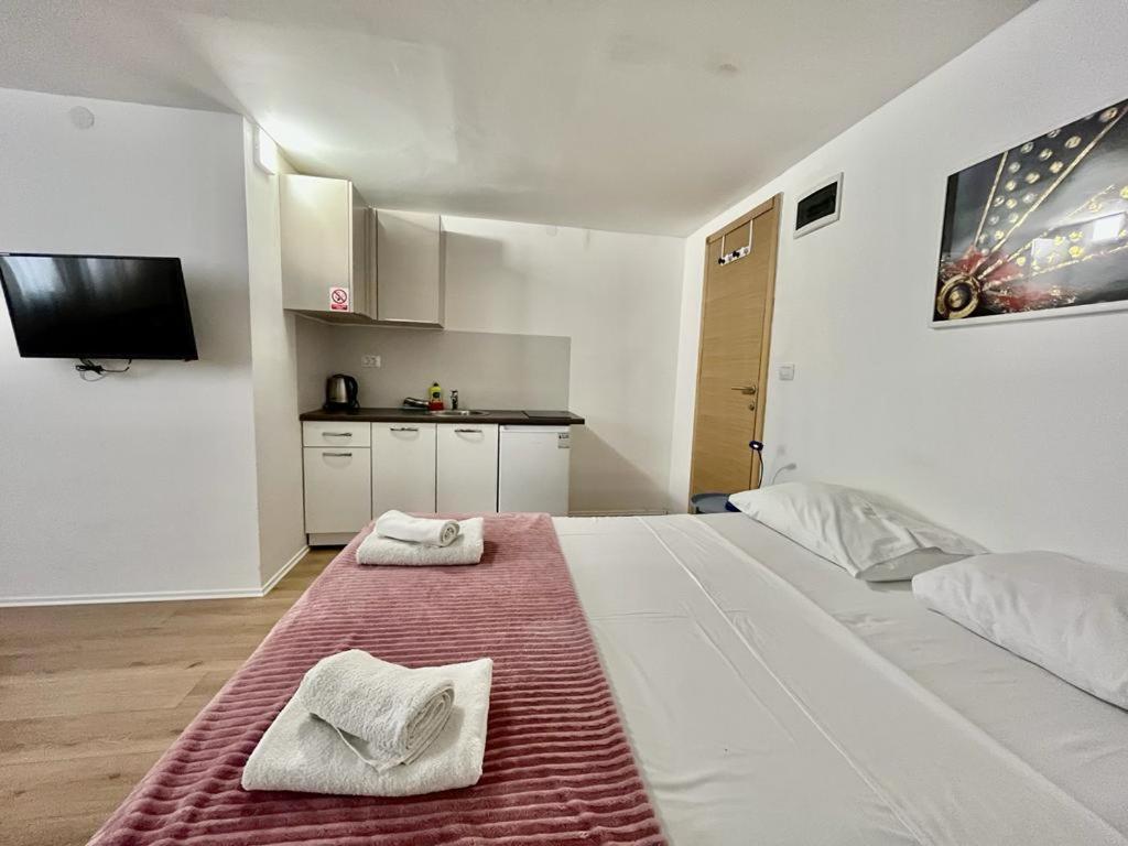 Apartmani ROZA photo