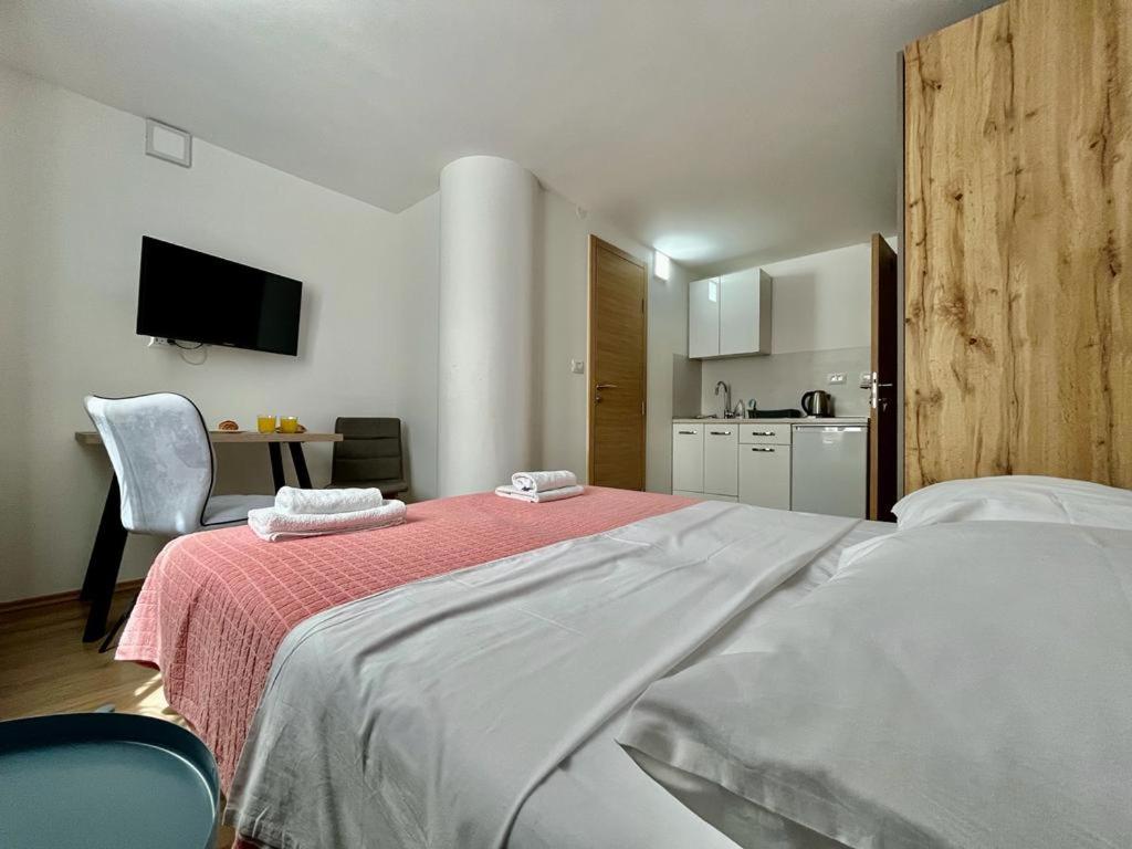 Apartmani ROZA photo