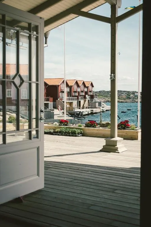 Hotel Strana，位于Hälleviksstrand的酒店