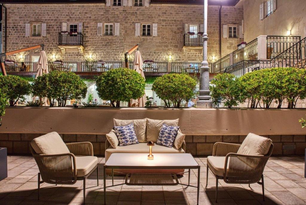 Hotel Splendido — Restaurant & bars in Kotor, Kotor Municipality