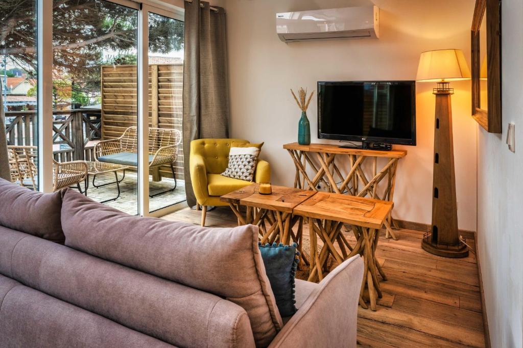 MAMITA 2 beautiful spacious and bright apartment T4 74m 18m of terrace - 4