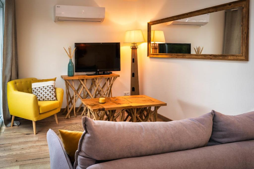 MAMITA 2 beautiful spacious and bright apartment T4 74m 18m of terrace - 5