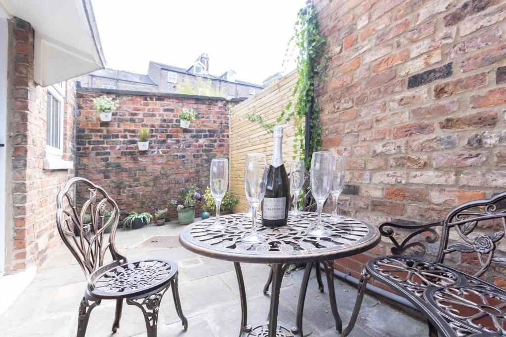Bootham Apartment 32, York photo 5