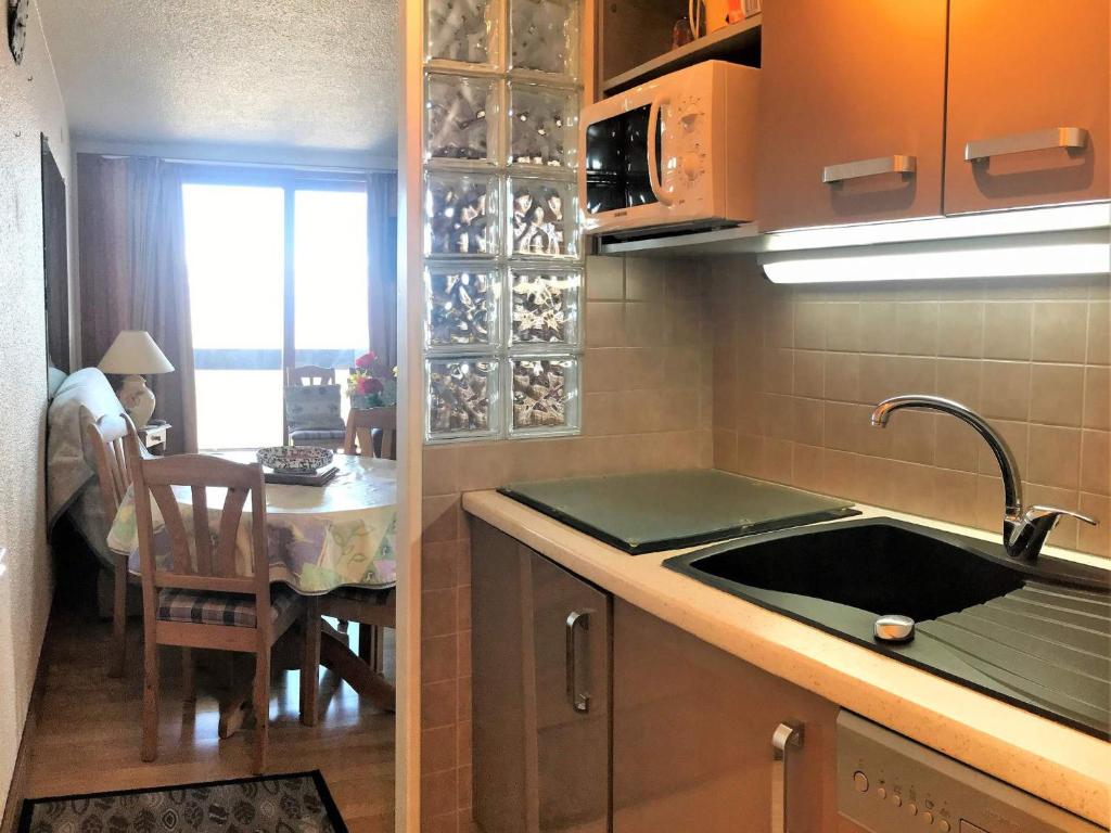 Appartement rénové au pied des pistes avec accès piscine - 3