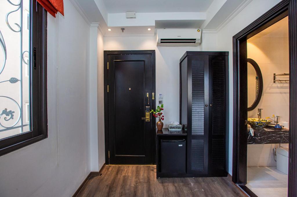 Hanoi Center Silk Boutique Hotel