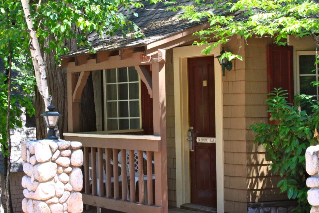 Saddleback Inn at Lake Arrowhead photo