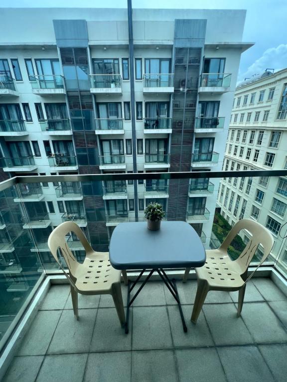 Studio at Resorts World Airport Area Prime Location photo
