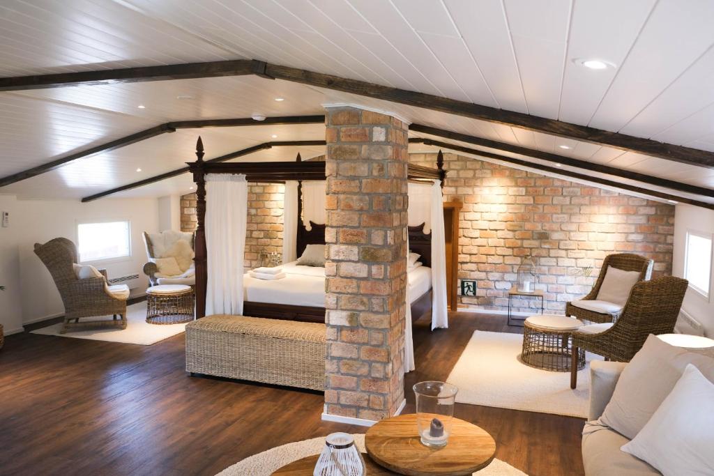 Tackork Gard och Marina