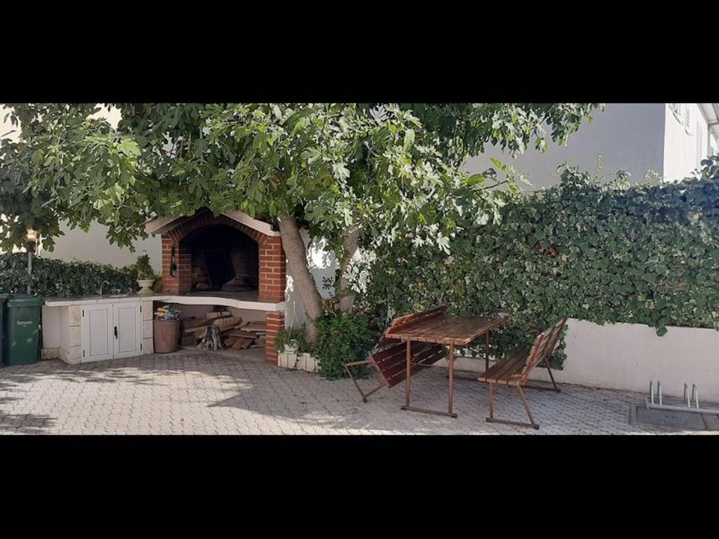 Apartment 6, first floor, Rogoznica