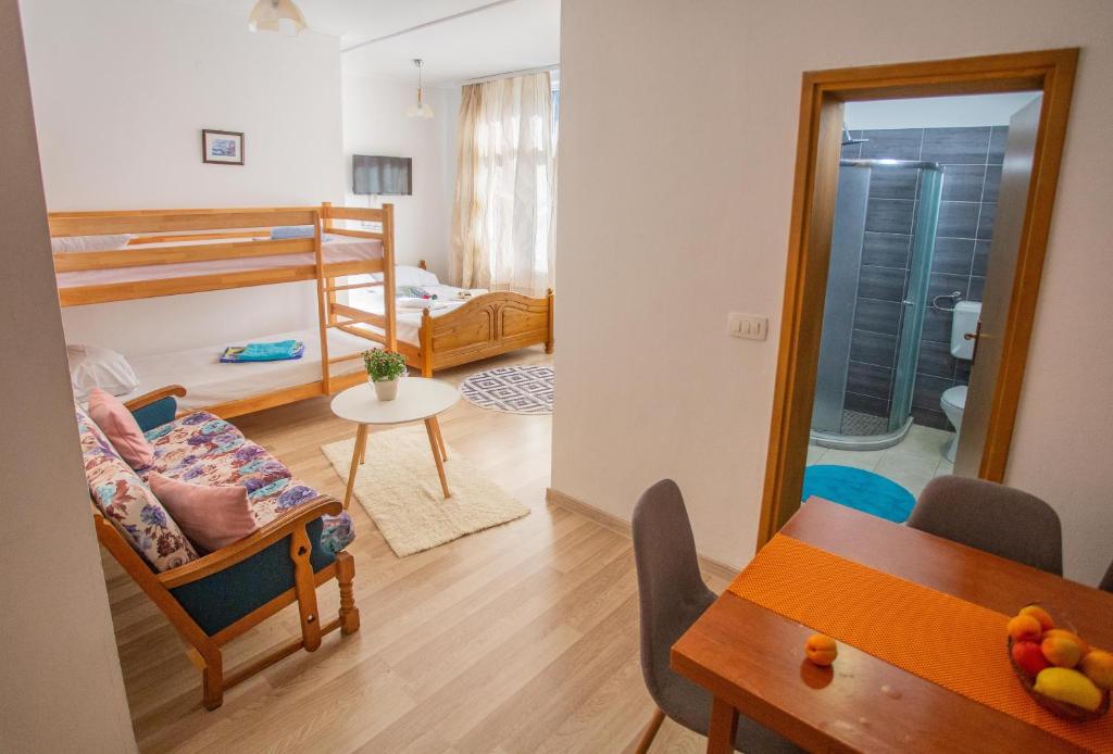 Guesthouse Sanja - Apartments 212 전경