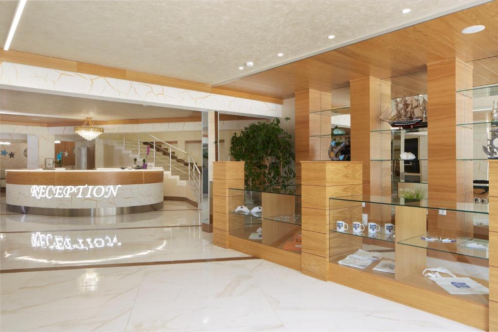 Hotel Kavkaz Golden Dune photo