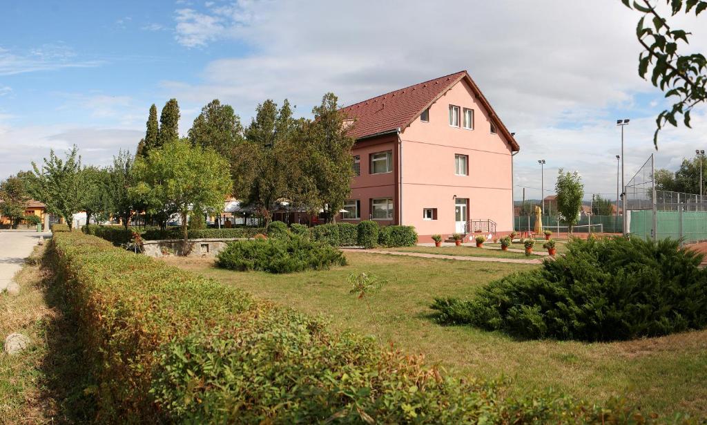 Hotel Pamira — Hotel in Sibiu
